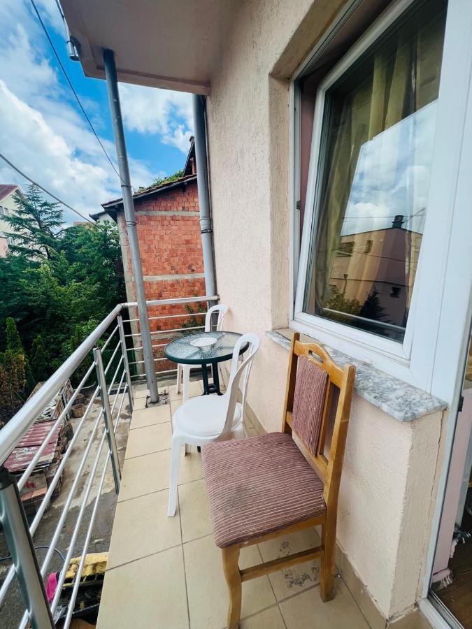 Guest House Velania Pristina Exterior foto
