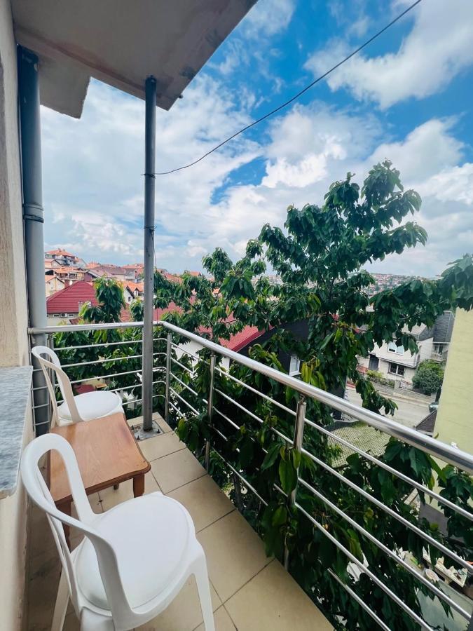 Guest House Velania Pristina Exterior foto