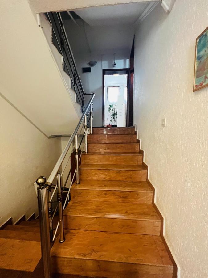 Guest House Velania Pristina Exterior foto